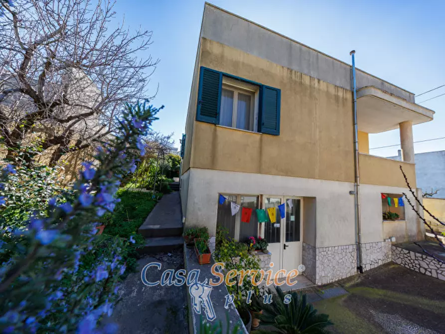 Immagine 17 di Villa in vendita  in Via Supersano a Casarano