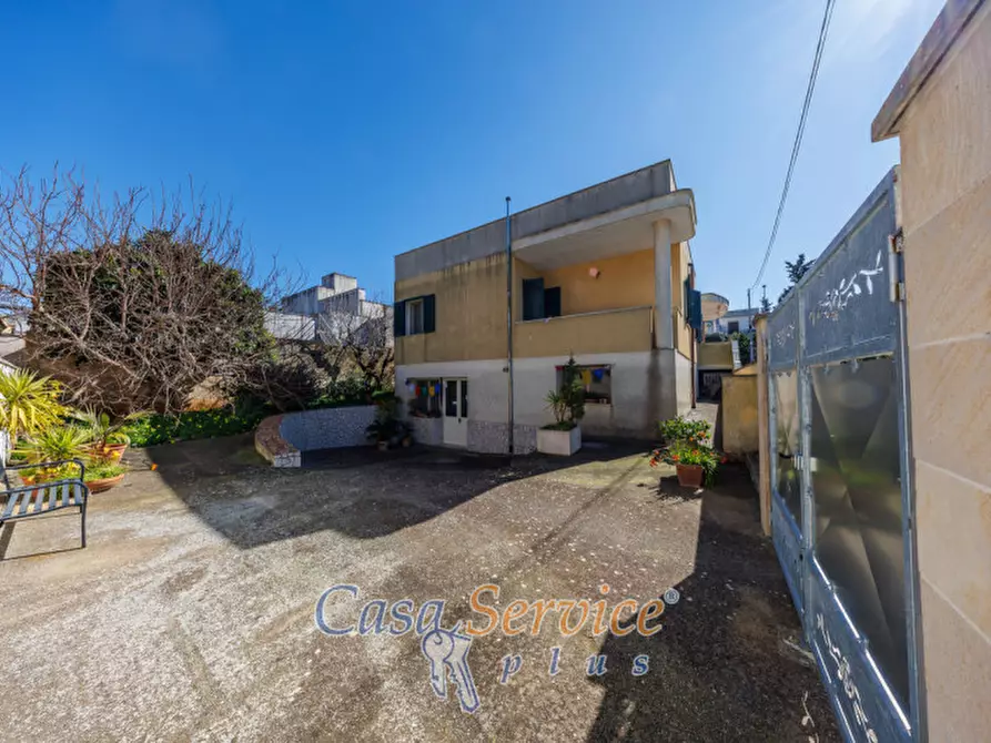 Immagine 18 di Villa in vendita  in Via Supersano a Casarano