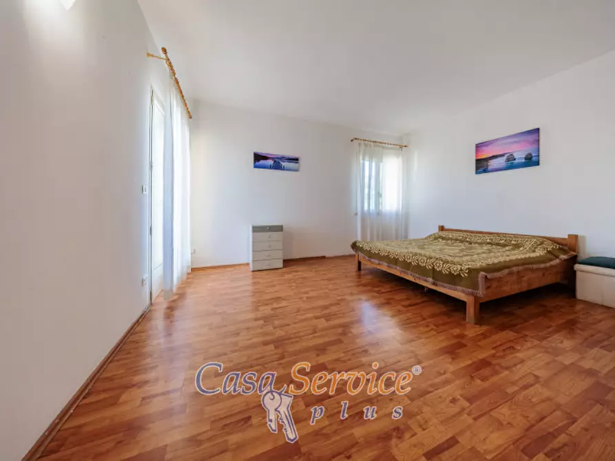 Immagine 37 di Villa in vendita  in Via Supersano a Casarano