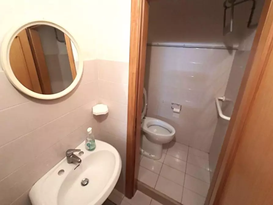 Immagine 5 di Magazzino in vendita  in Via Sant'Andrea, 91-133, 76011 Bisceglie BT, Italia a Bisceglie