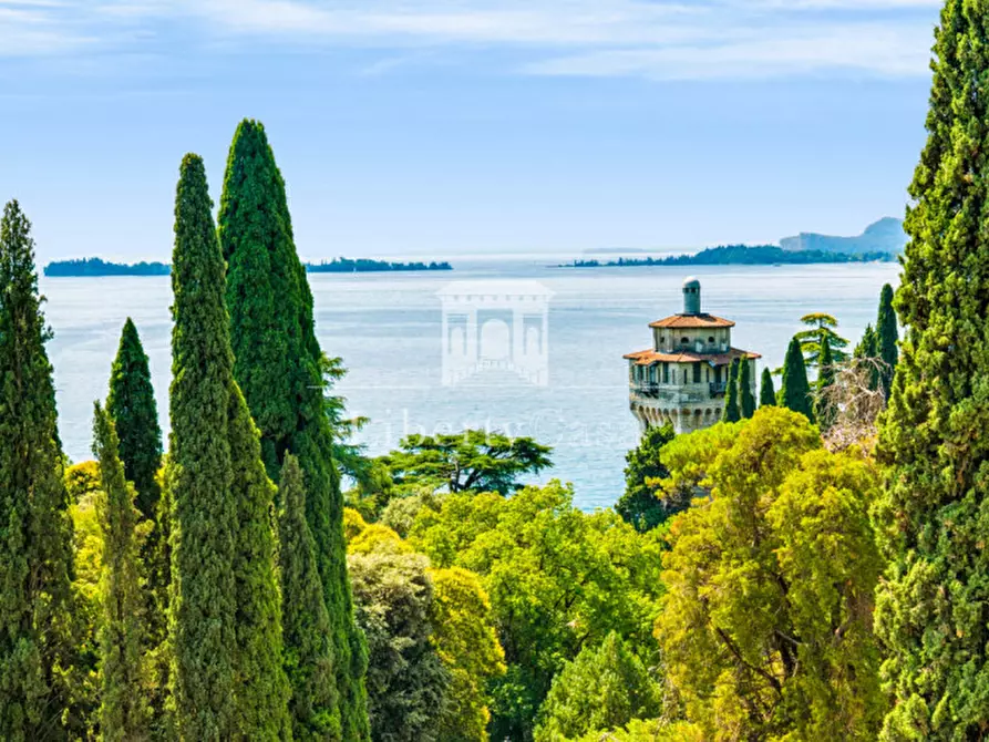 Immagine 10 di Appartamento in vendita  in Via Vittoriale a Gardone Riviera