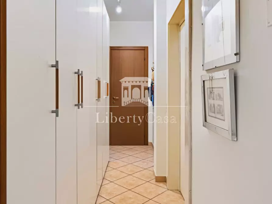 Immagine 14 di Appartamento in vendita  in Via Vittoriale a Gardone Riviera