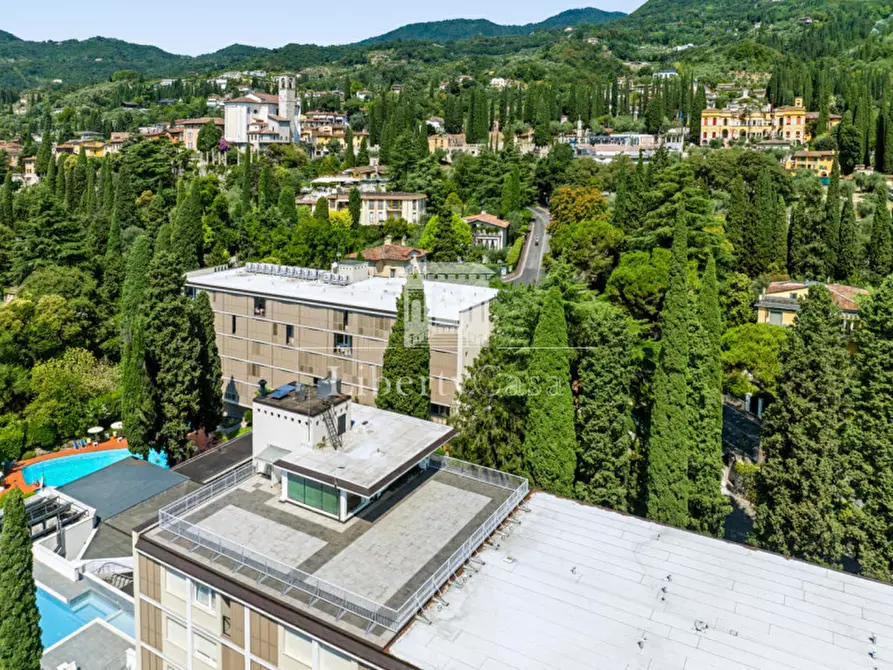 Immagine 17 di Appartamento in vendita  in Via Vittoriale a Gardone Riviera