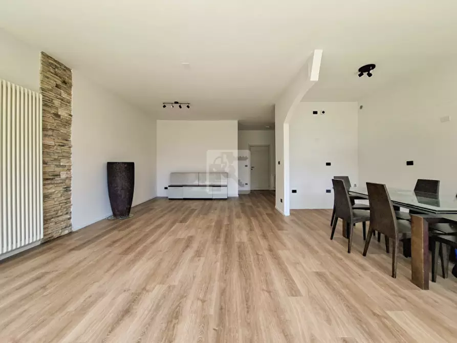 Immagine 9 di Appartamento in vendita  a Riva Del Garda
