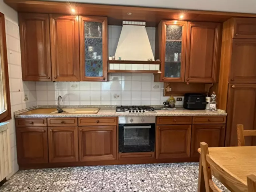 Immagine 4 di Casa bifamiliare in vendita  in Via Capitanio a Spinea