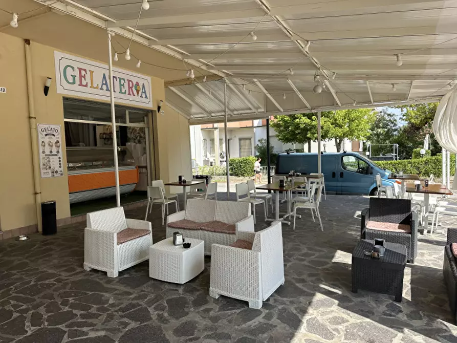 Immagine 10 di Attività commerciale in vendita  in Viale Romagna 412 a Ravenna