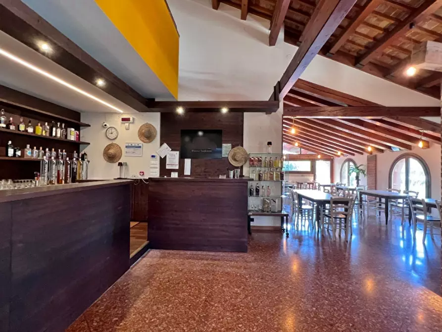 Immagine 1 di Negozio in vendita  in Via Ca' d'Oro a Bolzano Vicentino