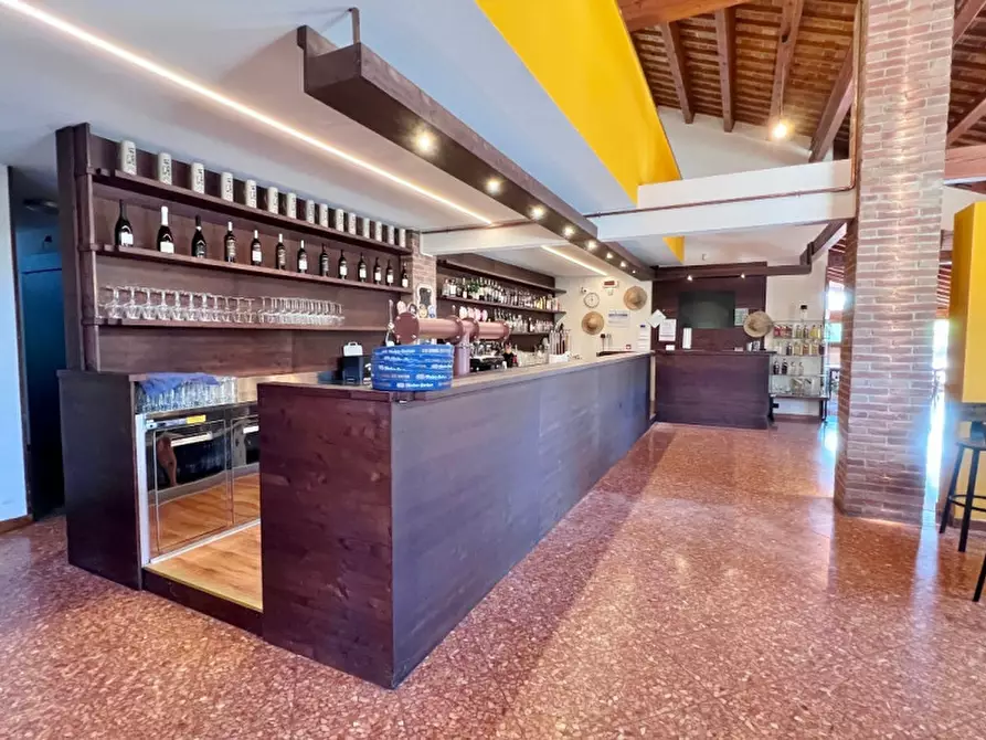 Immagine 3 di Negozio in vendita  in Via Ca' d'Oro a Bolzano Vicentino