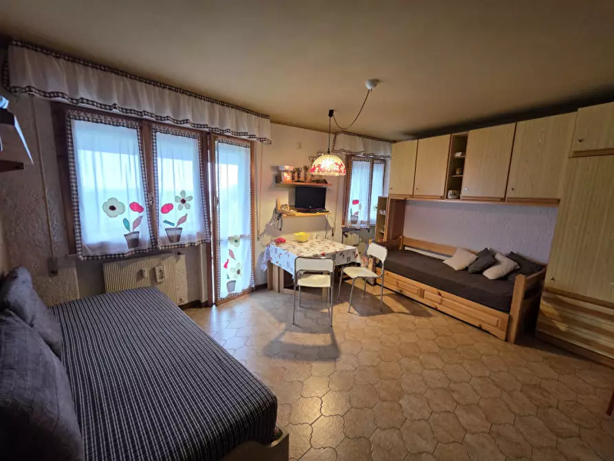 Immagine 1 di Appartamento in vendita  a Viola