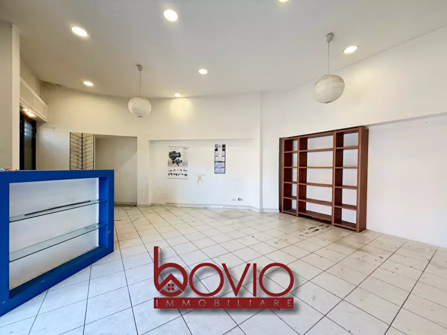 Immagine 4 di Negozio in vendita  in STRADA SAN MAURO N°90 a Torino