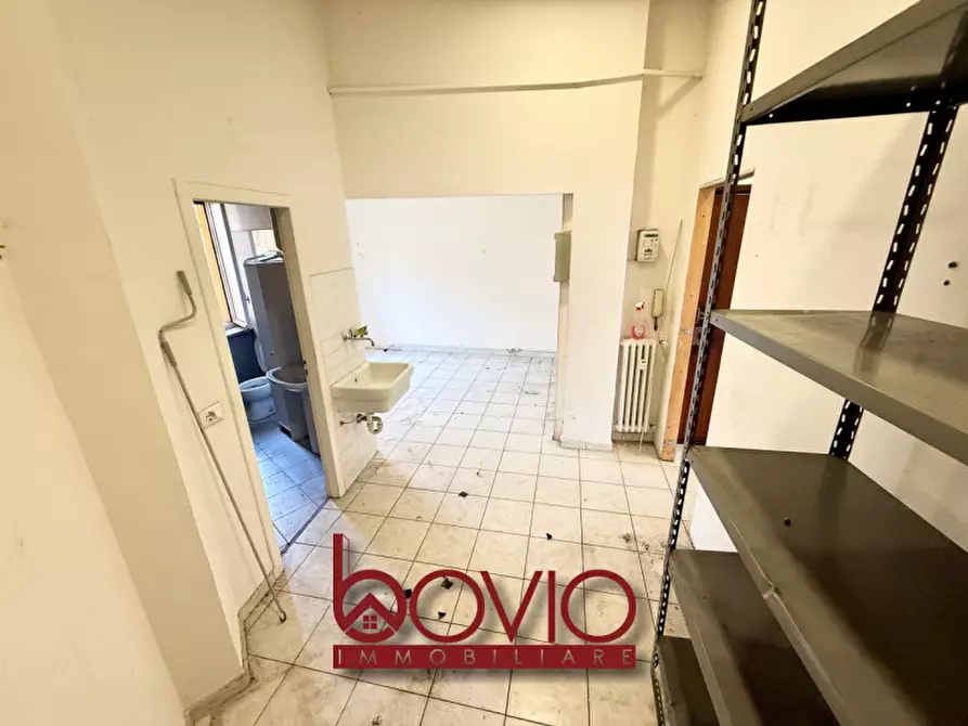 Immagine 16 di Negozio in vendita  in STRADA SAN MAURO N°90 a Torino
