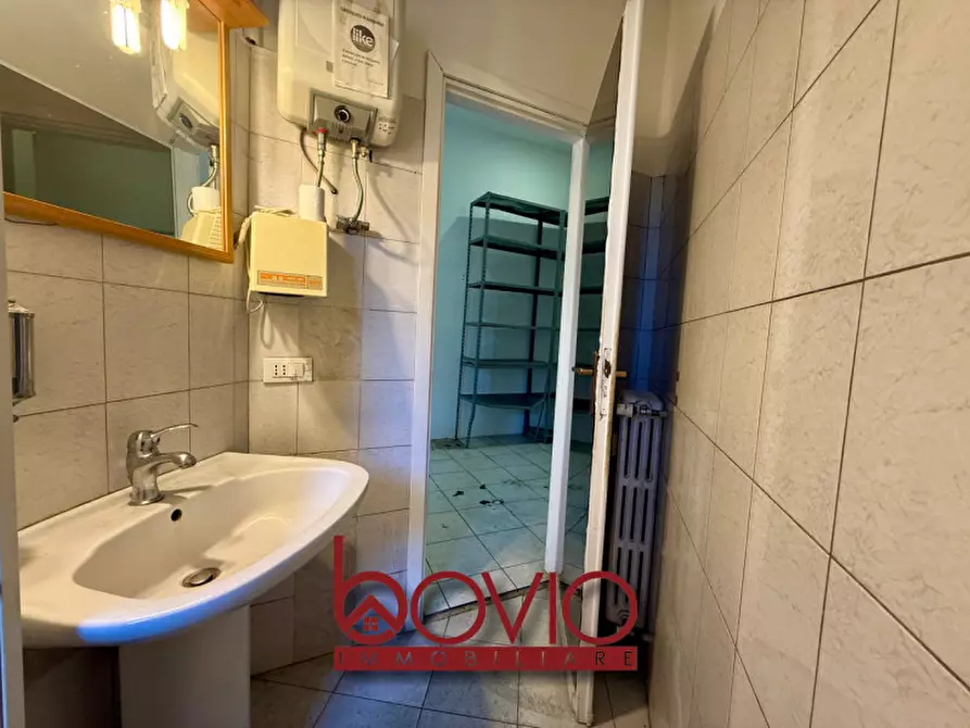 Immagine 22 di Negozio in vendita  in STRADA SAN MAURO N°90 a Torino
