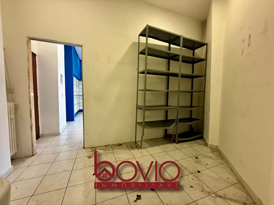 Immagine 27 di Negozio in vendita  in STRADA SAN MAURO N°90 a Torino