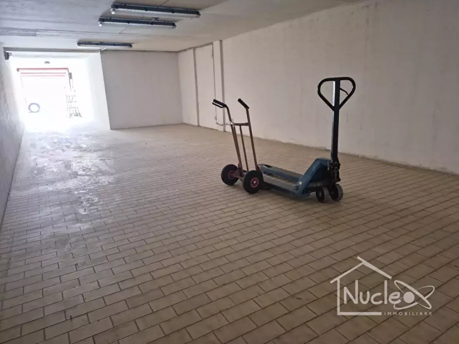 Immagine 1 di Magazzino in vendita  in Via Aureliana a Montegrotto Terme