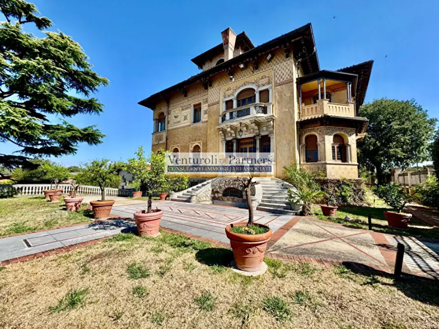 Immagine 1 di Palazzo in vendita  in Via Malocco Sotto 32 a Lonato del Garda