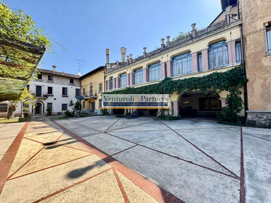 Immagine 9 di Palazzo in vendita  in Via Malocco Sotto 32 a Lonato del Garda
