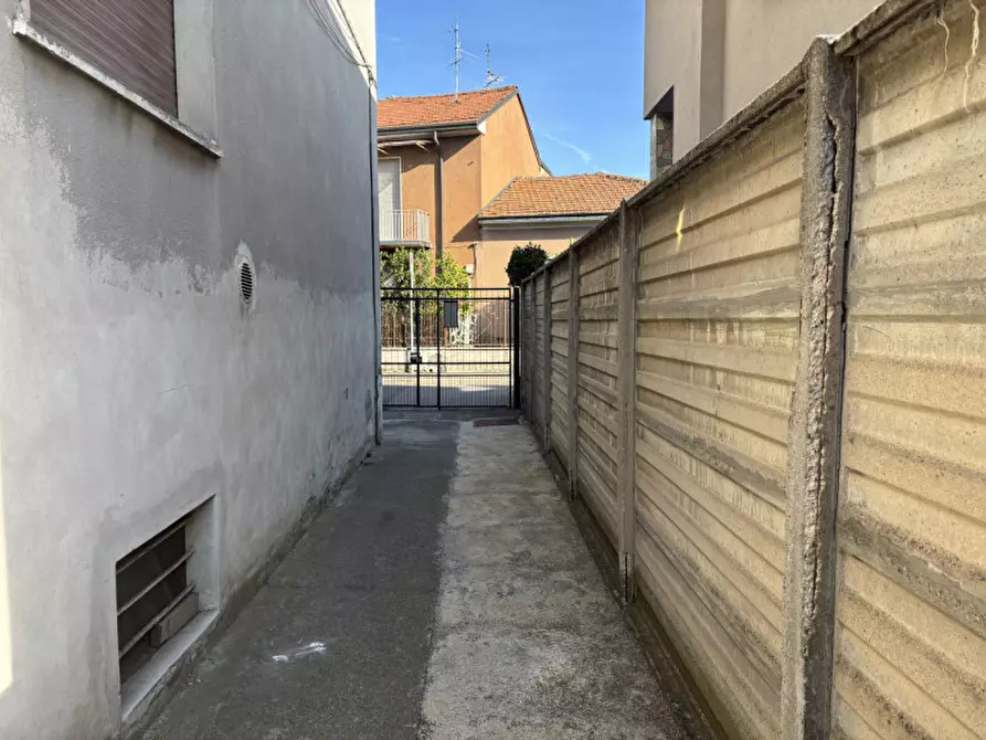 Immagine 26 di Appartamento in vendita  in Via Francesco Baracca 59 a Rho