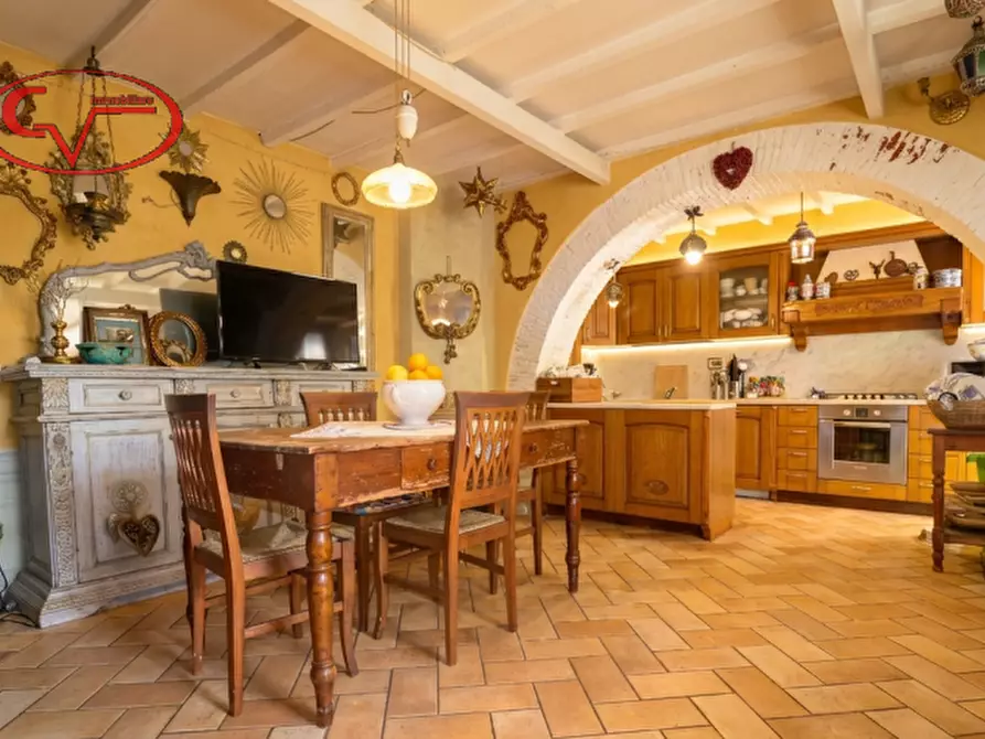 Immagine 12 di Villa in vendita  in Piazza Cesare Battisti a Montevarchi