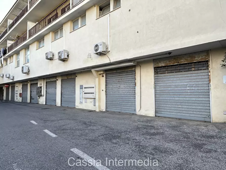 Immagine 1 di Garage in vendita  in Via Roma 69 a Nepi