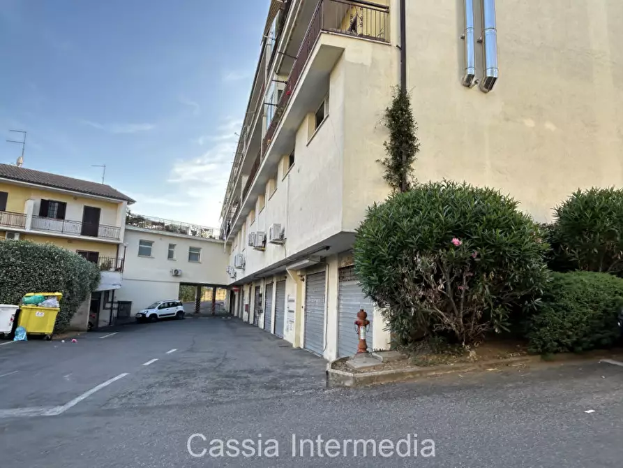Immagine 2 di Garage in vendita  in Via Roma 69 a Nepi