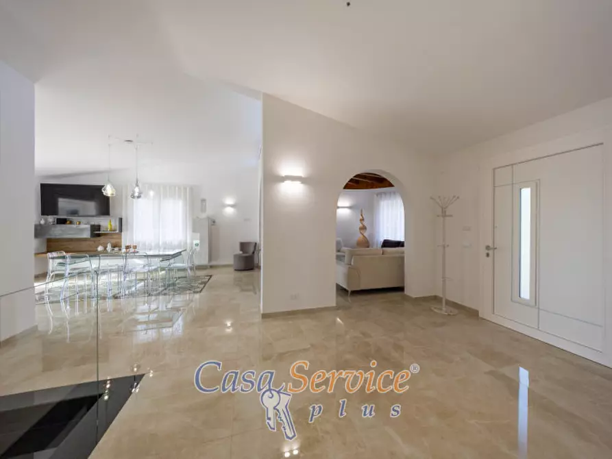 Immagine 37 di Villa in vendita  in Via Ischera a Casarano