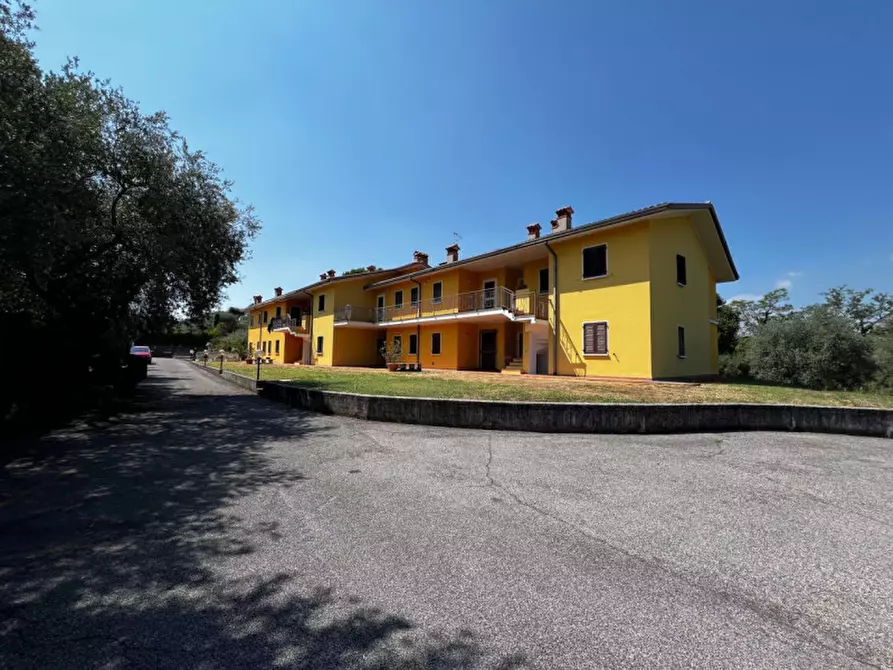Immagine 1 di Appartamento in vendita  in Via San Rocco a Soiano Del Lago