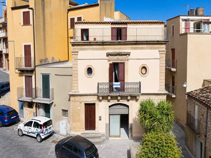 Immagine 1 di Casa indipendente in vendita  in Via Umberto Primo n. 110 a Mineo