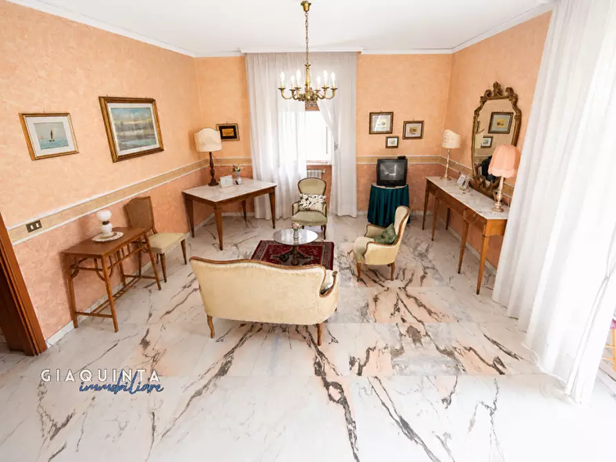 Immagine 2 di Casa indipendente in vendita  in Via Umberto Primo n. 110 a Mineo