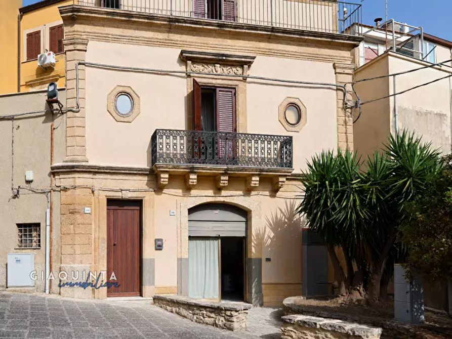 Immagine 10 di Casa indipendente in vendita  in Via Umberto Primo n. 110 a Mineo