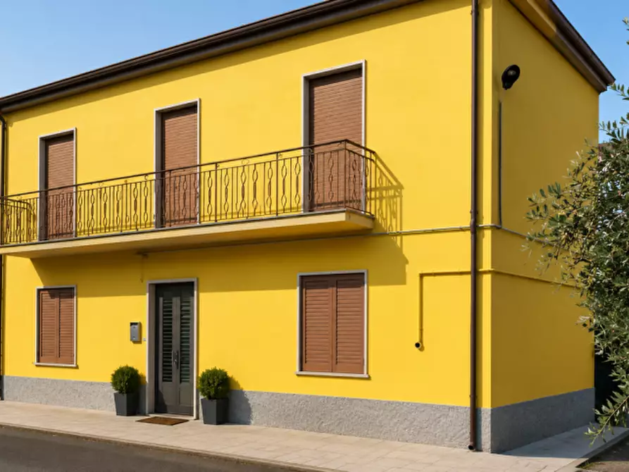 Immagine 1 di Casa indipendente in vendita  in Via Gabriele d'Annunzio a Valsinni