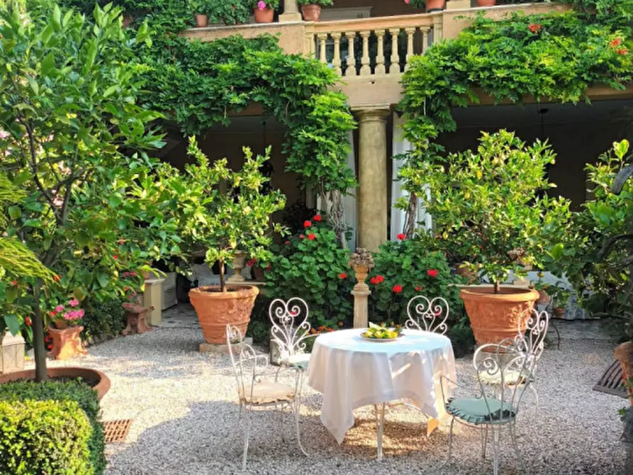 Immagine 3 di Villa in vendita  in Via Barzoni a Lonato del Garda