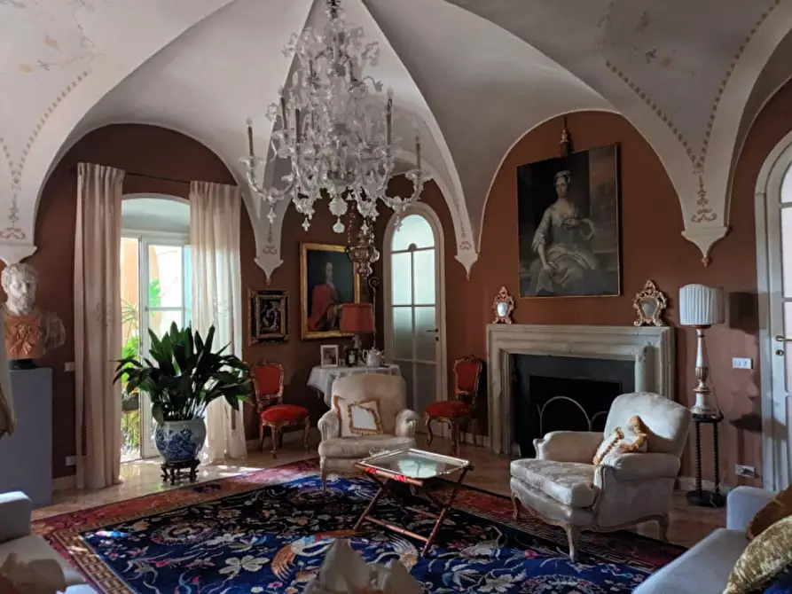 Immagine 10 di Villa in vendita  in Via Barzoni a Lonato del Garda