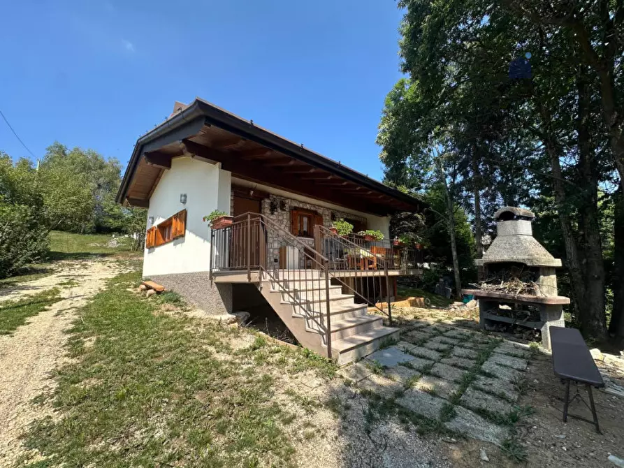Immagine 1 di Villa in vendita  in via casinetto 19 a Serle