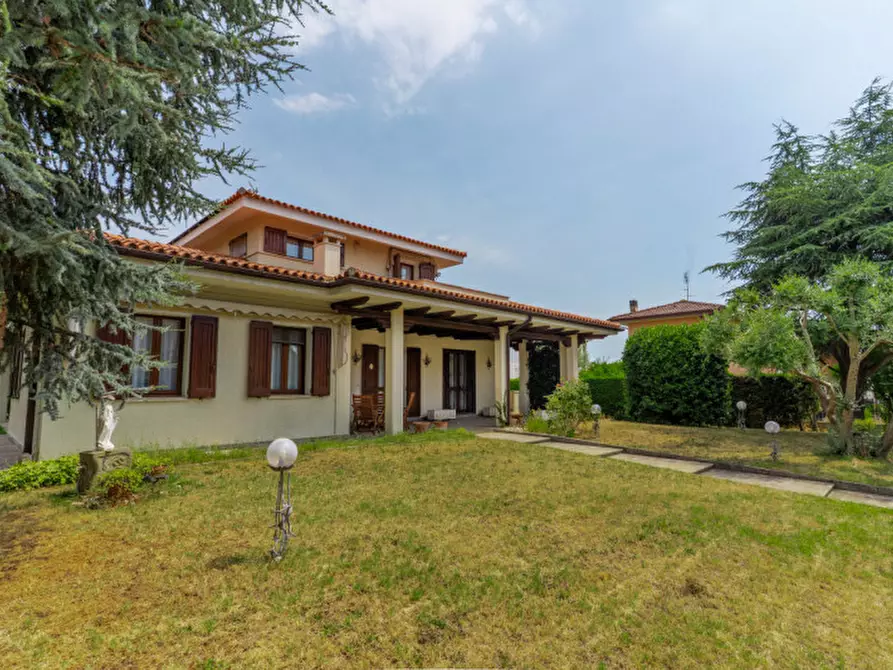 Immagine 2 di Villa in vendita  in Via Sottoprà a Solesino