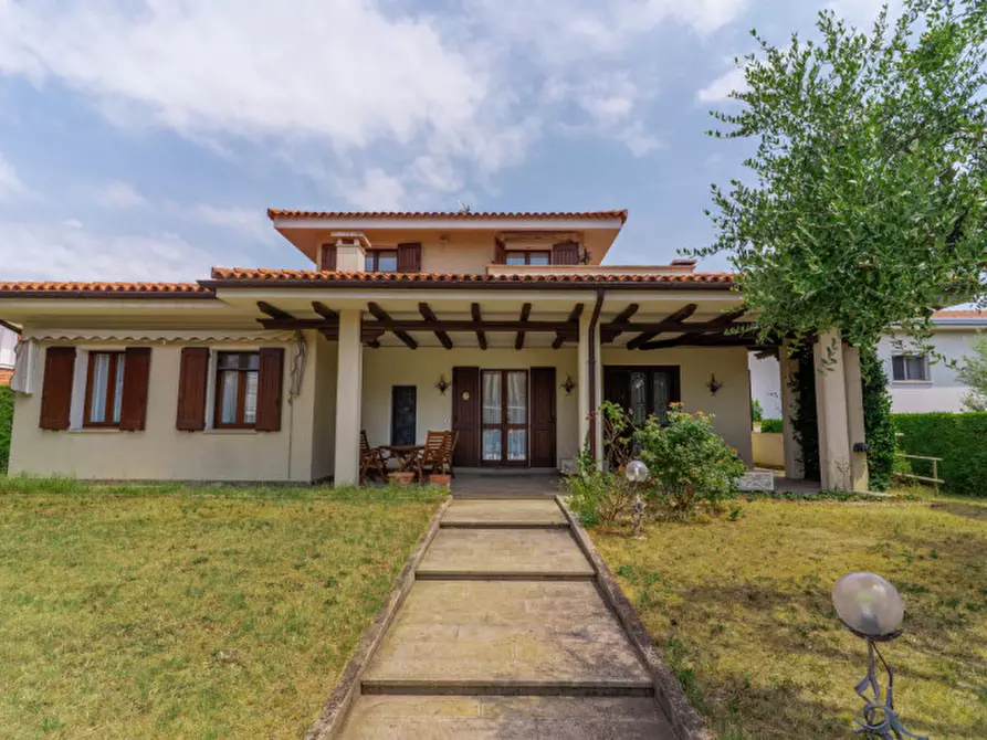 Immagine 3 di Villa in vendita  in Via Sottoprà a Solesino