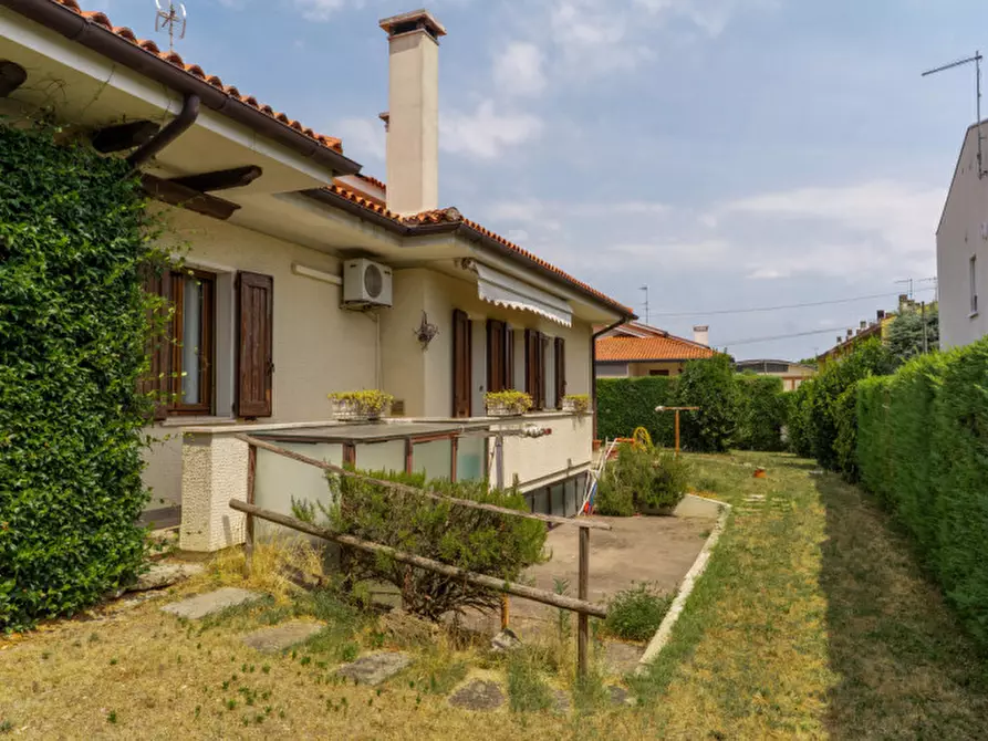 Immagine 23 di Villa in vendita  in Via Sottoprà a Solesino