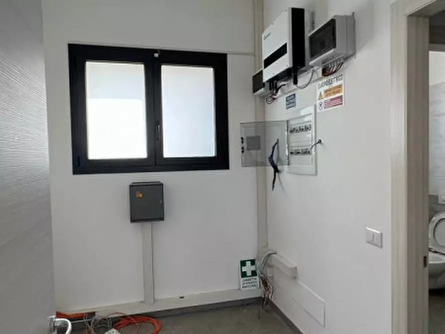 Immagine 7 di Negozio in vendita  in Via Cesare Battisti a Abano Terme