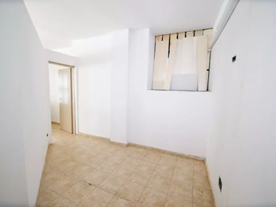 Immagine 18 di Negozio in vendita  in via asti 13 a Volpiano