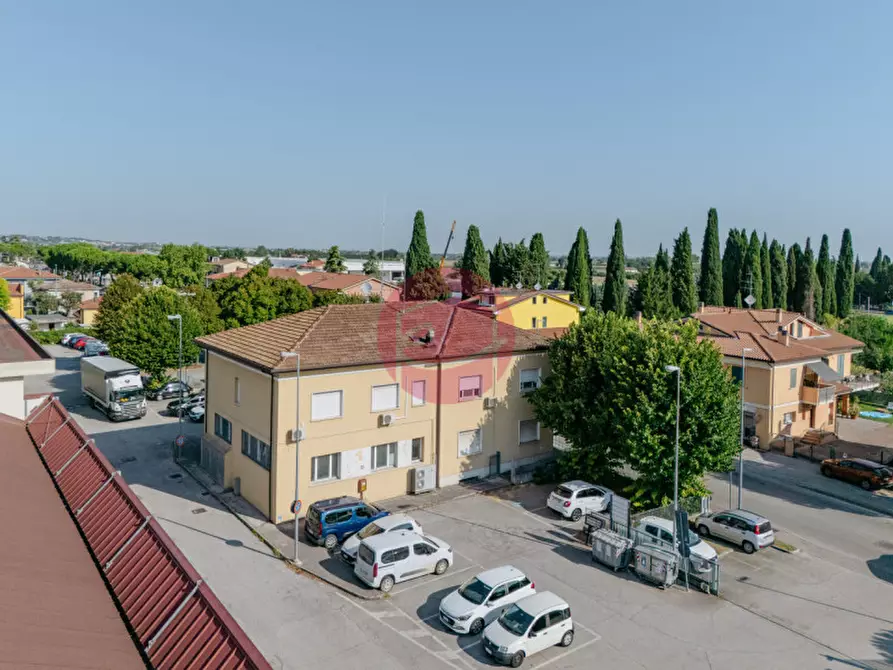Immagine 4 di Ufficio in vendita  a Santarcangelo Di Romagna
