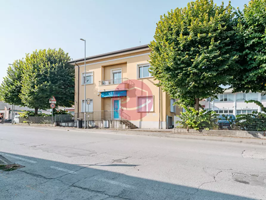 Immagine 10 di Ufficio in vendita  a Santarcangelo Di Romagna
