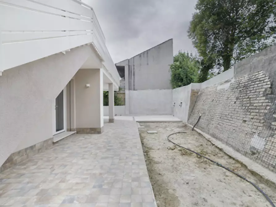 Immagine 92 di Casa bifamiliare in vendita  in Via Dragonara a San Giovanni Teatino