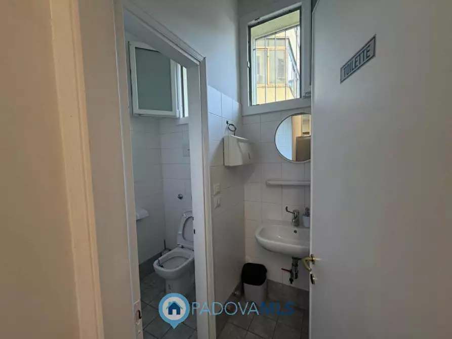 Immagine 8 di Attività commerciale in vendita  in Via della Provvidenza a Rubano
