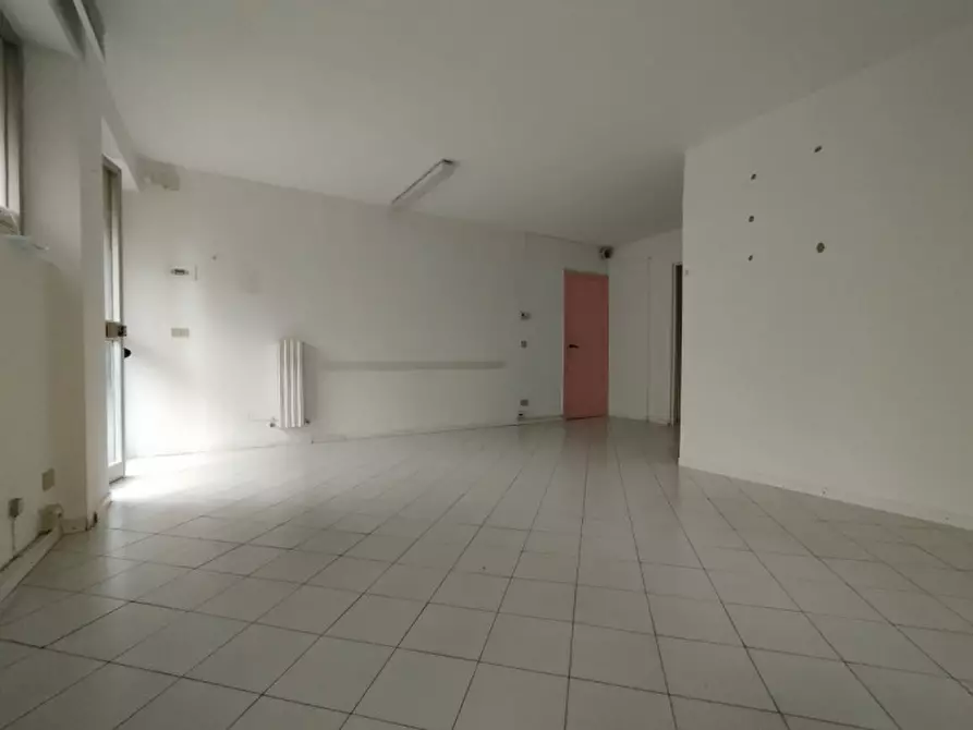 Immagine 7 di Ufficio in affitto  in Via Renato Paolini a Pescara