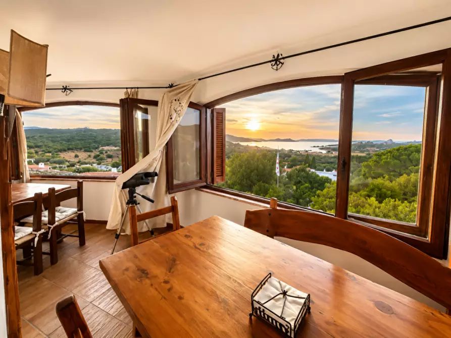 Immagine 5 di Villa in vendita  a Arzachena