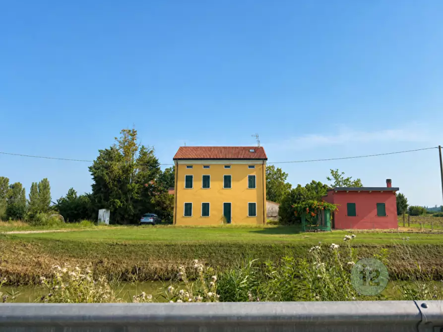 Immagine 1 di Villetta a schiera in vendita  in Via Suore Redena a Mirandola