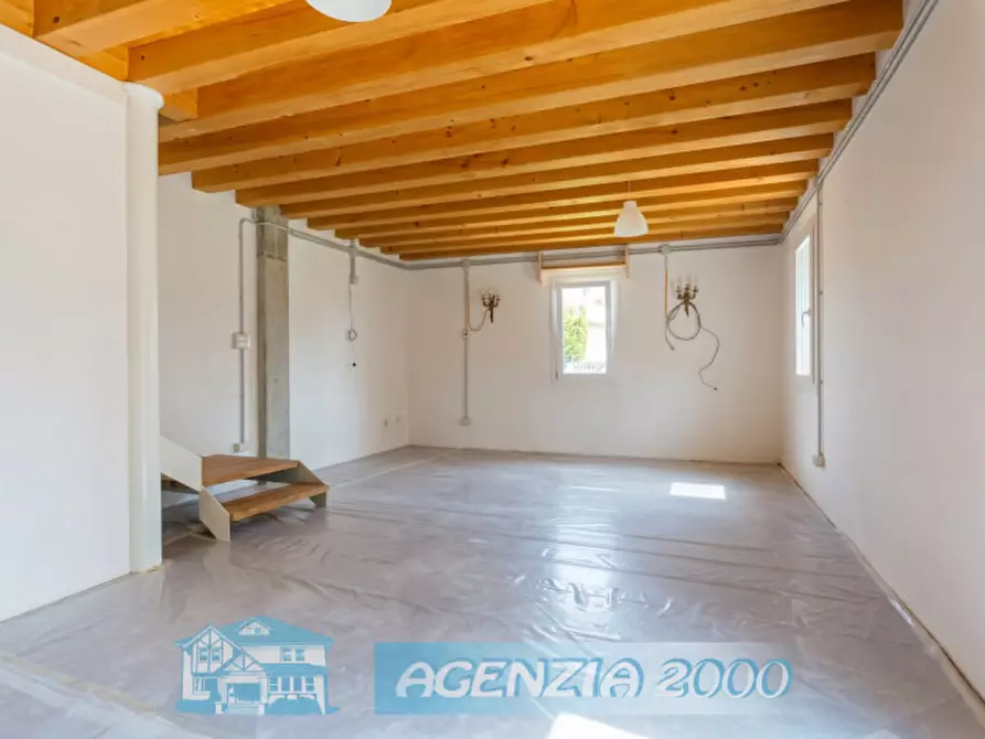 Immagine 2 di Casa indipendente in vendita  in Via Sant'Antonio a Due Carrare