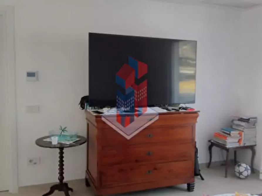 Immagine 17 di Appartamento in affitto  in LOCAZIONE USO FORESTERIA PIAZZA S. PASQUALE a Napoli