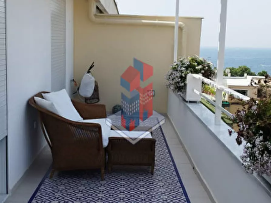 Immagine 27 di Appartamento in affitto  in LOCAZIONE USO FORESTERIA PIAZZA S. PASQUALE a Napoli