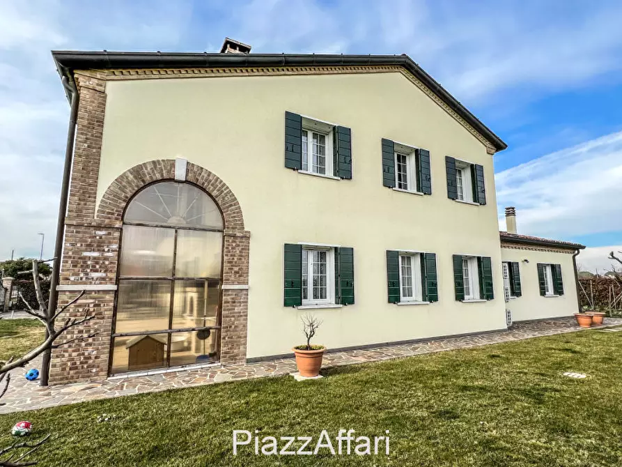 Immagine 1 di Villa in vendita  in Codevigo a Codevigo
