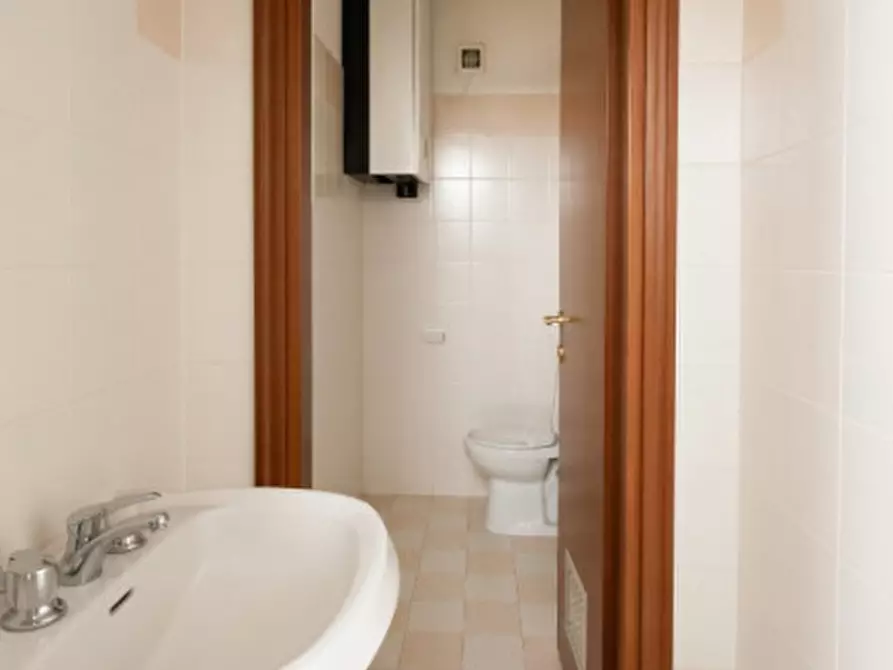 Immagine 5 di Ufficio in vendita  in Via Marco Polo a Bientina